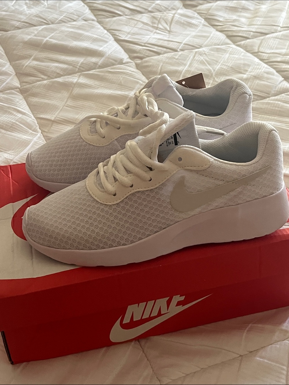 Nike Women's White Mesh Lightweight Sneakers